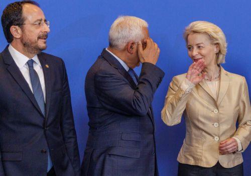 epa12830116 (L-R) President of Cyprus Nikos Christodoulides, EU Council President Antonio Costa and EU Commission President Ursula von der Leyen attend the EU Tripartite Social Summit official photo ceremony in the EU Council in Brussels, Belgium, 18 March 2026.  EPA/OLIVIER MATTHYS