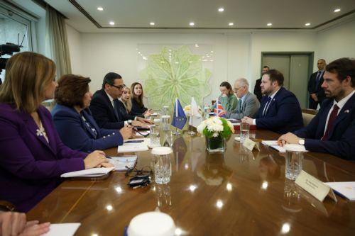 Ο Υπουργός Εξωτερικών κ. Κωνσταντίνος Κόμπος σε συνάντηση με τον Υφυπουργό για την Ευρώπη και τη Βόρεια Αμερική του Ηνωμένου Βασιλείου κ. Stephen Doughty, Λευκωσία 19 Μαρτίου.