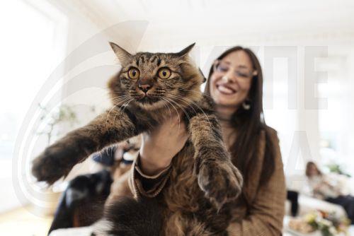 (Ξένη Δημοσίευση) Έλληνες πολίτες που επαναπατρίστηκαν από τη Μέση Ανατολή μαζί με τα ζώα συντροφιάς τους, μέσω της ειδικής πτήσης που οργάνωσε το Υπουργείο Εξωτερικών σε συνεργασία με την Aegean, υποδέχτηκε σήμερα ο Πρωθυπουργός Κυριάκος Μητσοτάκης στο Μέγαρο Μαξίμου. Σάββατο 21 Μαρτίου 2026. Ο Πρωθυπουργός είχε την ευκαιρία να συνομιλήσει με τους...