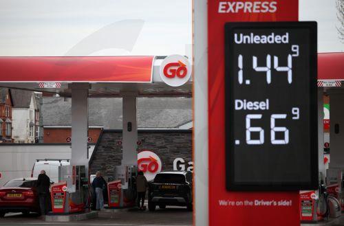 epa12843653 Fuel prices displayed at a petrol station in Liverpool, Britain, 23 March 2026. Global oil prices have risen beyond 110 USD (95 EUR) per barrel as the conflict in the Middle East intensifies.  EPA/ADAM VAUGHAN