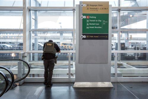 epa12844123 A US Enforcement and Removal Operations (ERO) agent turns away from the camera as agents patrol Terminal 8 of the John F. Kennedy International Airport, amid congestion caused by the Department of Homeland Security (DHS) shutdown, in the Queens of borough of New York, New York, USA, 23 March 2026. ICE agents have begun deploying to major US...