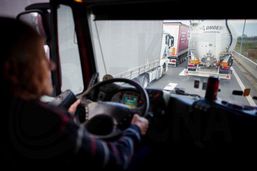 epa12844271 A truck driver takes part in the blockade of the Svilaj border crossing between Bosnia and Herzegovina and Croatia near Donji Svilaj, Bosnia and Herzegovina, 23 March 2026. All border crossings in the country are blocked to freight traffic as carriers suspend transit toward the European Union in opposition to the EU’s Entry/Exit System (EES),...