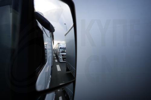 epa12844277 Truck drivers take part in the blockade of the Svilaj border crossing between Bosnia and Herzegovina and Croatia near Donji Svilaj, Bosnia and Herzegovina, 23 March 2026. All border crossings in the country are blocked to freight traffic as carriers suspend transit toward the European Union in opposition to the EU’s Entry/Exit System (EES),...