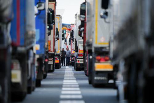 epa12844273 Truck drivers take part in the blockade of the Svilaj border crossing between Bosnia and Herzegovina and Croatia near Donji Svilaj, Bosnia and Herzegovina, 23 March 2026. All border crossings in the country are blocked to freight traffic as carriers suspend transit toward the European Union in opposition to the EU’s Entry/Exit System (EES),...