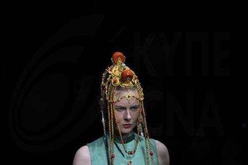 epa12851136 A model presents a creation of GRZG Rongrong Guo Portfolio during a show at China Fashion Week in Beijing, China, 26 March 2026. China Fashion Week 2026 runs from 20 to 28 March 2026.  EPA/ANDRES MARTINEZ CASARES