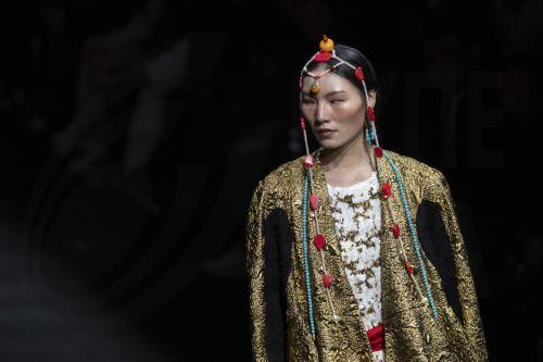 epa12851139 A model presents a creation of GRZG Rongrong Guo Portfolio during a show at China Fashion Week in Beijing, China, 26 March 2026. China Fashion Week 2026 runs from 20 to 28 March 2026.  EPA/ANDRES MARTINEZ CASARES