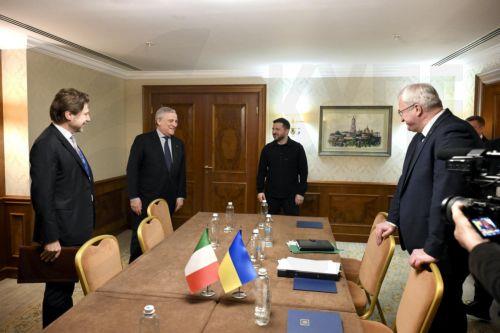 epa12861913 Italian Foreign Minister Antonio Tajani (2-L) attends a meeting with Ukrainian President Volodymyr Zelensky (C) in Kyiv, Ukraine, 31 March 2026.  EPA/ALESSANDRO DI MEO
