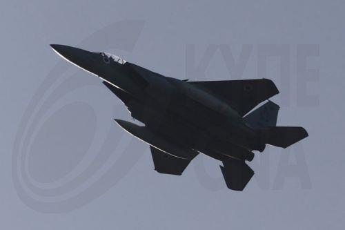 epa12862091 An Israeli Air Force F-15 fighter jet flies over central Israel, 31 March 2026. A joint US-Israeli military operation continues to target multiple locations across Iran since 28 February 2026.  EPA/ABIR SULTAN