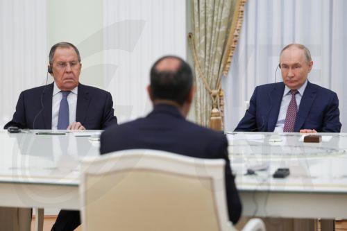 epa12865859 Russian Foreign Minister Sergei Lavrov (L) and Russian President Vladimir Putin (R) attend a meeting with Egyptian Foreign Minister Badr Abdelatty (C) at the Kremlin in Moscow, Russia, 02 April 2026.  EPA/VYACHESLAV PROKOFYEV / SPUTNIK / KREMLIN POOL MANDATORY CREDIT