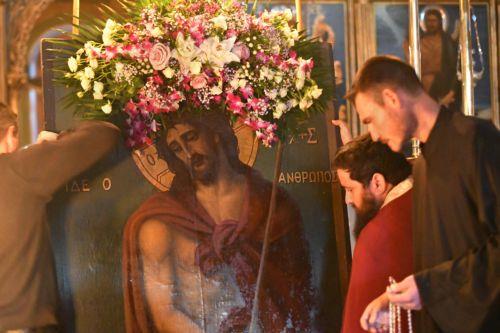 Σε κλίμα κατάνυξης τελέσθηκε η ακολουθία του Νυμφίου στον ενοριακό ναό του Αγίου Νικολάου στην παραλία του Ναυπλίου την Κυριακή 5 Απριλίου 2026. Κρατώντας την εικόνα του Νυμφίου Χριστού ο εφημέριος του ναού π. Νικόλαος Μίχος ,την περιέφερε στον ναό σε κλίμα βαθιάς κατάνυξης. Η Ακολουθία του Νυμφίου (Όρθρος Μεγάλης Τρίτης) στον Ιερό Ναό Αγίου Νικολάου...