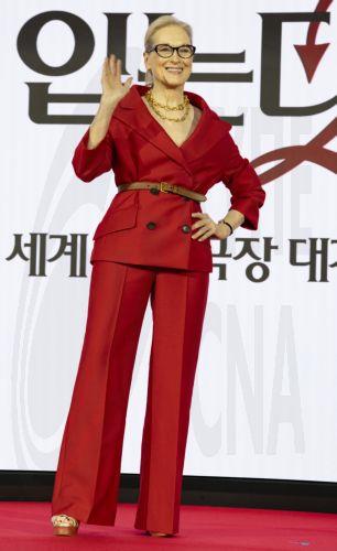 epa12874402 US actor Meryl Streep poses during a press conference for the film, 'The Devil Wears Prada 2' in Seoul, South Korea, 08 April 2026. The film opens worldwide on 29 April 2026.  EPA/JEON HEON-KYUN