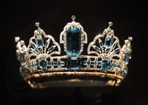 epa12877224 A tiara worn by Britain’s Queen Elizabeth II in 1953 is displayed at the exhibition 'Queen Elizabeth II: Her Life in Style' at The King’s Gallery, Buckingham Palace in London, Britain, 09 April 2026. The exhibition features 300 pieces of clothing and accessories worn by late Britain’s Queen Elizabeth and runs from 10 April to 18 October 2026. ...