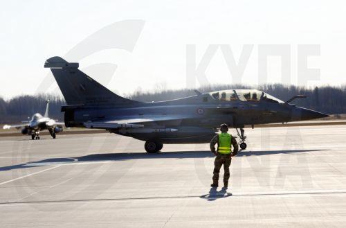 epa12888772 A French Rafale F4 fighter jet assigned to the NATO Baltic Air Policing mission lands at Lielvarde Air Base, Latvia, 14 April 2026. France deployed four Rafale fighters to Lielvarde Air Base in Latvia and Siauliai Air Base in Lithuania on 01 April 2026, marking a dual-site commitment to NATO Baltic Air Policing through 01 August.  EPA/TOMS...