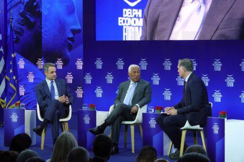 Ο πρωθυπουργός Κυριάκος Μητσοτάκης (Α) συζητά με τον πρόεδρο του Ευρωπαϊκού Συμβουλίου António Costa (Αντόνιο Κόστα) (Κ), στο πλαίσιο του 11ου Οικονομικού Φόρουμ των Δελφών, Δελφοί, Τετάρτη 22 Απριλίου 2026. Περισσότεροι από 1.200 ομιλητές διεθνούς εμβέλειας, στην ιστορική πόλη των Δελφών, θα αναλύσουν τους μετασχηματισμούς που αλλάζουν ριζικά τον κόσμο...