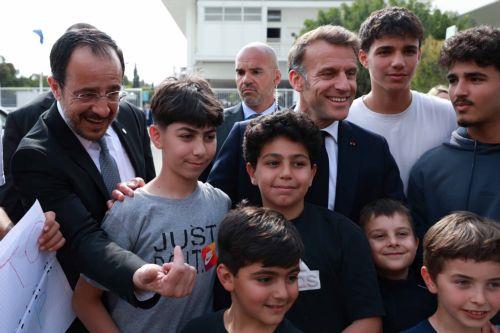 Ο Πρόεδρος της Δημοκρατίας κ. Νίκος Χριστοδουλίδης και ο Πρόεδρος της Γαλλίας κ. Emmanuel Macron πραγματοποιούν επίσκεψη στο Γαλλοκυπριακό Σχολείο.