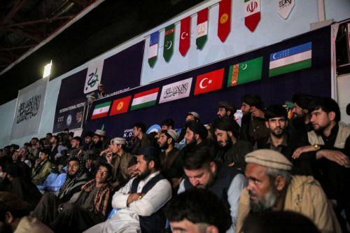 epa12916006 People attend the International Traditional Wrestling Festival in Kabul, Afghanistan, 26 April 2026. An international traditional wrestling tournament was held in Kabul, where around 160 athletes from seven countries competed over three days across multiple weight categories.  EPA/SAMIULLAH POPAL