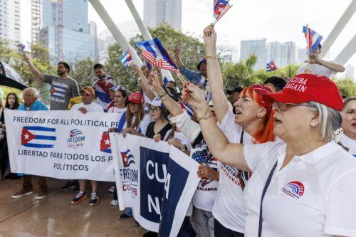 epa12916188 People attend the Save Cuba rally in Miami, Florida, USA, 26 April 2026. Save Cuba is a rally organized by Miami's Cuban community to call for a political transition in Cuba.  EPA/CRISTOBAL HERRERA-ULASHKEVICH