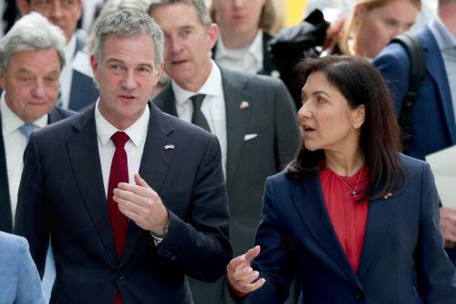 epa12917105 German Minister for Economic Affairs and Energy Katherina Reiche (R) and British Secretary of State for Business and Trade Peter Kyle arrive for the Germany-UK Business-Government Forum in Berlin, Germany, 27 April 2026. The forum builds on the Kensington Treaty, a landmark cooperation agreement signed in London in July 2025. The treaty marks a...