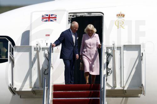epaselect epa12917925 Britain's King Charles III (L) and Queen Camilla (R) arrive at Joint Base Andrews, Maryland, USA, 27 April 2026. King Charles III and Queen Camilla are visiting the US on a four-day state visit, which will include meetings with US President Donald Trump and First Lady Melania Trump at the White House and engagements in New York and...