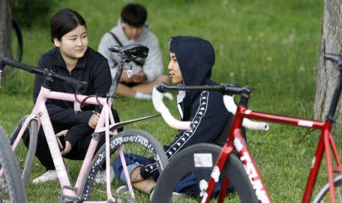 epa12925693 Cyclists take part in a bike ride to mark the opening of the cycling season in Bishkek, Kyrgyzstan, 01 May 2026. The mayor of Bishkek led the peloton from Asanov Victory Park to the Gazprom Children's Sports Center. The bike ride is dedicated to the 148th anniversary of the capital.  EPA/IGOR KOVALENKO
