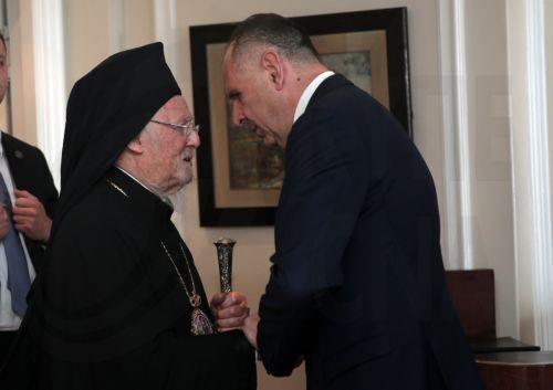 Ο υπουργός Εξωτερικών Γιώργος Γεραπετρίτης υποδέχεται τον Οικουμενικό Πατριάρχη Βαρθολομαίου στο επίσημο γεύμα που διοργανώνει το ΥΠΕΞ προς τιμήν του, σε κεντρικό ξενοδοχείο της Αθήνας, Πέμπτη 7 Μαΐου 2026. Ο Αρχιεπίσκοπος Κωνσταντινουπόλεως, Νέας Ρώμης και Οικουμενικός Πατριάρχης κκ. Βαρθολομαίος βρίσκεται σε πολυήμερη επίσκεψη στην Αθήνα από τη Δευτέρα 4...