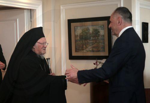 Ο υπουργός Εξωτερικών Γιώργος Γεραπετρίτης υποδέχεται τον Οικουμενικό Πατριάρχη Βαρθολομαίου στο επίσημο γεύμα που διοργανώνει το ΥΠΕΞ προς τιμήν του, σε κεντρικό ξενοδοχείο της Αθήνας, Πέμπτη 7 Μαΐου 2026. Ο Αρχιεπίσκοπος Κωνσταντινουπόλεως, Νέας Ρώμης και Οικουμενικός Πατριάρχης κκ. Βαρθολομαίος βρίσκεται σε πολυήμερη επίσκεψη στην Αθήνα από τη Δευτέρα 4...