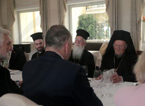 Ο υπουργός Εξωτερικών Γιώργος Γεραπετρίτης υποδέχεται τον Οικουμενικό Πατριάρχη Βαρθολομαίου στο επίσημο γεύμα που διοργανώνει το ΥΠΕΞ προς τιμήν του, σε κεντρικό ξενοδοχείο της Αθήνας, Πέμπτη 7 Μαΐου 2026. Ο Αρχιεπίσκοπος Κωνσταντινουπόλεως, Νέας Ρώμης και Οικουμενικός Πατριάρχης κκ. Βαρθολομαίος βρίσκεται σε πολυήμερη επίσκεψη στην Αθήνα από τη Δευτέρα 4...