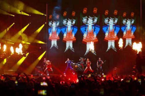 epa12948111 Satoshi of Moldova performs the song 'Viva, Moldova!' during the dress rehearsals for the first semi-final of the 70th Eurovision Song Contest (ESC) in Vienna, Austria, 11 May 2026. The first semi-final of the ESC 2026 is scheduled for 12 May.  EPA/HANNIBAL HANSCHKE