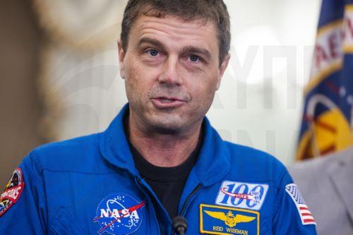 epa12950464 Artemis II Commander Reid Wiseman speaks while meeting with US Senators in the Russell Senate Office Building in Washington, DC, USA, 12 May 2026. The four Artemis astronauts led NASA's first crewed space mission to orbit the moon in more than 50 years.  EPA/JIM LO SCALZO