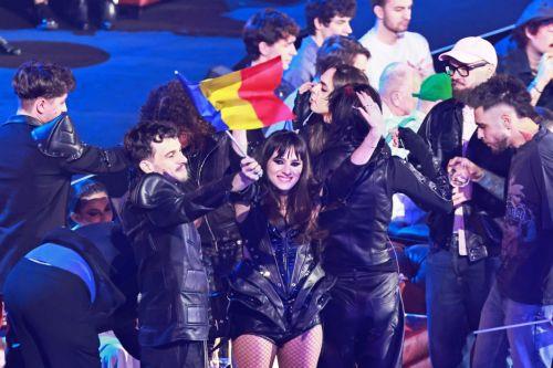 epa12958532 Alexandra Capitanescu of Romania celebrates during the second semi-final of the 70th Eurovision Song Contest (ESC) in Vienna, Austria, 14 May 2026. The grand final of the ESC 2026 is scheduled for 16 May.  EPA/HANNIBAL HANSCHKE