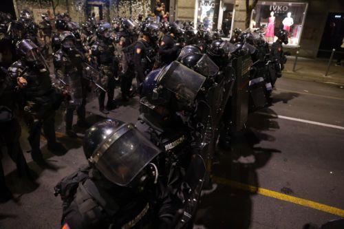epa12988370 Riot police officers take positions after a mass student-led anti-government rally in Belgrade, Serbia, 23 May 2026. Thousands gathered to ramp up pressure on the government and demand early parliamentary elections. The political movement originally erupted across the country following the November 2024 canopy collapse at the Novi Sad railway...