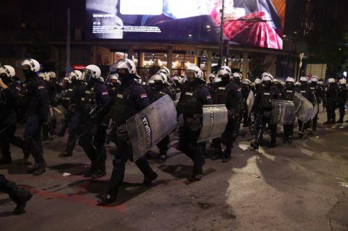 epa12988411 Riot police officers take positions after a mass student-led anti-government rally in Belgrade, Serbia, 23 May 2026. Thousands gathered to ramp up pressure on the government and demand early parliamentary elections. The political movement originally erupted across the country following the November 2024 canopy collapse at the Novi Sad railway...