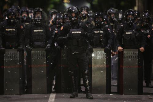epa12988412 Riot police officers take positions after a mass student-led anti-government rally in Belgrade, Serbia, 23 May 2026. Thousands gathered to ramp up pressure on the government and demand early parliamentary elections. The political movement originally erupted across the country following the November 2024 canopy collapse at the Novi Sad railway...