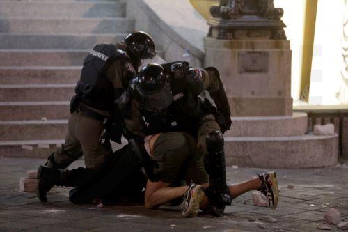 epaselect epa12988448 Riot police officers detain a protester after a mass student-led anti-government rally in Belgrade, Serbia, 23 May 2026. Thousands gathered to ramp up pressure on the government and demand early parliamentary elections. The political movement originally erupted across the country following the November 2024 canopy collapse at the Novi...