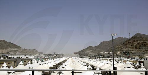 epa12992729 View of the Mina tent camp on Yawm al-Tarwiyah (the Day of Watering) for the start of the Hajj 2026 pilgrimage in Mecca, Saudi Arabia, 25 May 2026. According to Saudi authorities, more than 1.5 million pilgrims from abroad had arrived in the country to perform Hajj in 2026.  EPA/STRINGER