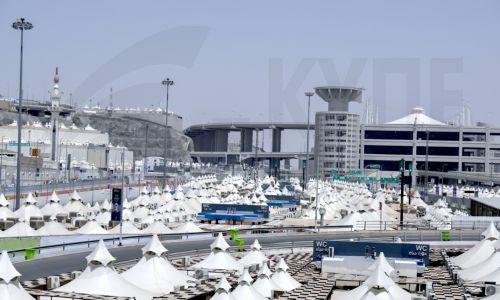 epa12992731 View of the Mina tent camp on Yawm al-Tarwiyah (the Day of Watering) for the start of the Hajj 2026 pilgrimage in Mecca, Saudi Arabia, 25 May 2026. According to Saudi authorities, more than 1.5 million pilgrims from abroad had arrived in the country to perform Hajj in 2026.  EPA/STRINGER