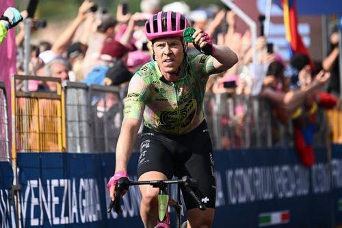 epa12998201 Danish rider Michael Valgren of EF Education - Easypost celebrates winning the 17th stage of the Giro d'Italia cycling tour over 202 km from Cassano d'Adda to Andalo, Italy, 27 May 2026.  EPA/LUCA ZENNARO