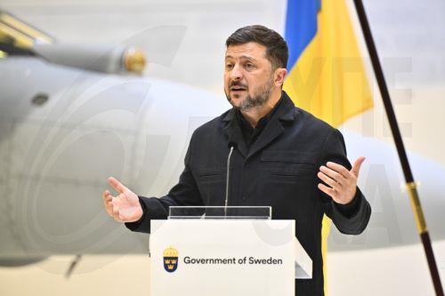epa13000015 Ukrainian President Volodymyr Zelensky speaks during a joint news conference with Swedish Prime Minister Ulf Kristersson (not pictured) at the F16 air flotilla in Uppsala, Sweden, 28 May 2026. Sweden is donating 16 Gripen aircraft to Ukraine. Furthermore, Ukraine is to purchase up to 20 planes of the new Gripen E/F model, according to the...