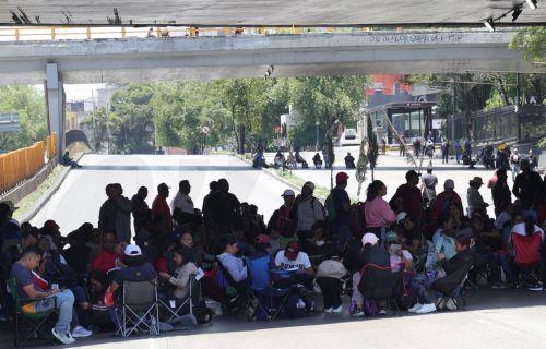 epa13001496 Mexican teachers from the National Coordinator of Education Workers (CNTE) block one of the main avenues in Mexico City, Mexico, 28 May 2026. CNTE teachers have threatened protests and blockades during the 2026 FIFA World Cup after rejecting a government salary increase.  EPA/Madla Hartz