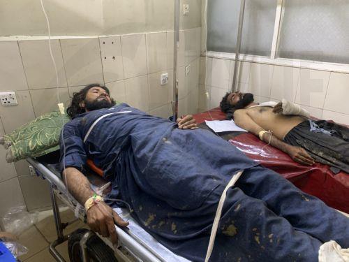 epa13004152 People who were injured in a traffic accident receive treatment at a hospital, in Jalalabad, Afghanistan, 30 May 2026. A vehicle rollover in Afghanistan's Laghman Province has claimed the lives of 18 people, including 10 children and 5 women, while 29 others were injured. The victims were families recently returned from Pakistan, traveling from...