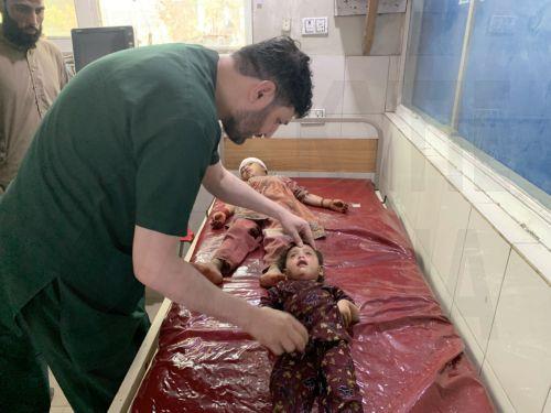 epa13004156 Children who were injured in a traffic accident receive treatment at a hospital, in Jalalabad, Afghanistan, 30 May 2026. A vehicle rollover in Afghanistan's Laghman Province has claimed the lives of 18 people, including 10 children and 5 women, while 29 others were injured. The victims were families recently returned from Pakistan, traveling...