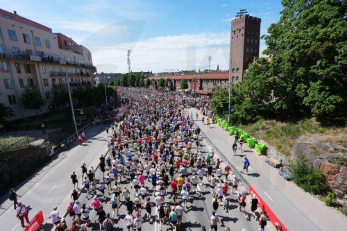 epa13004212 Runners compete at the start of the Stockholm marathon in Stockholm, Sweden, 30 May 2026.  EPA/Magnus Lejhall  SWEDEN OUT