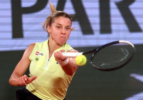 epa13015993 Maja Chwalinska of Poland during her Women's semifinal match against Diana Shnaider of Russia at the French Open Grand Slam tennis tournament at Roland Garros in Paris, France, 04 June 2026.  EPA/MOHAMMED BADRA