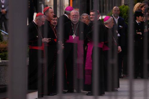 epa13023984 Bishops arrive at the Lower House as Pope Leo XIV is expected to visit the Congress building in Madrid, Spain, 08 June 2026, as part of his week long visit to Spain.  EPA/FERNANDO VILLAR