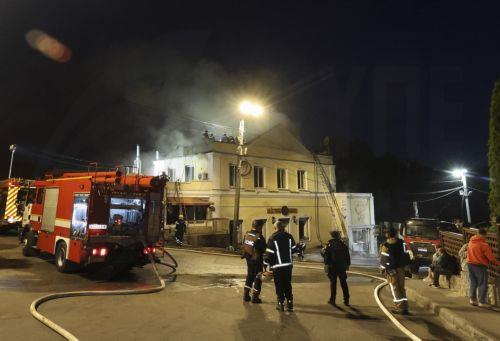 epa13025594 Ukrainian rescuers work at the site of a Russian strike on a residential area in Kharkiv, Ukraine, 09 June 2026, amid the ongoing Russian invasion. At least three people were killed and 18 injured, including two children, as Russia attacked Kharkiv and the region, according to the State Emergency Service.  EPA/SERGEY KOZLOV