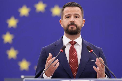 epa13040978 President of Montenegro Jakov Milatovic (L) addresses the European Parliament in Strasbourg, France, 16 June 2026.  EPA/OLIVIER MATTHYS