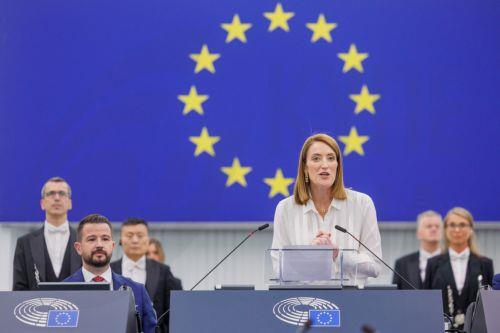 epa13040980 President of Montenegro Jakov Milatovie (L) is welcomed by European Parliament President Roberta Metsola (R) before addressing the European Parliament in Strasbourg, France, 16 June 2026.  EPA/OLIVIER MATTHYS