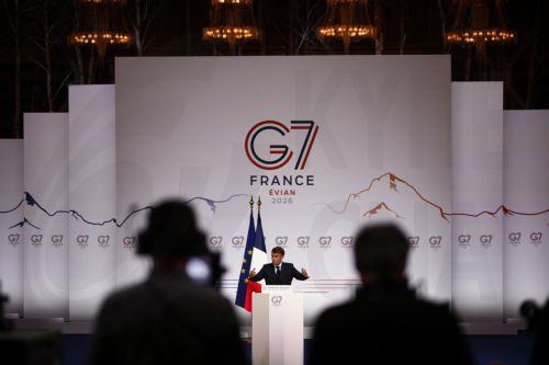 epa13044459 French President Emmanuel Macron attends a press conference at the Hotel Royal during the G7 summit in Evian-les-Bains, France, 17 June 2026. The 52nd G7 Summit takes place in Evian-les-Bains from 15 to 17 June 2026.  EPA/YOAN VALAT