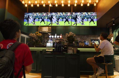 epa13048486 South Korean soccer supporters cheer at a restaurant in Seoul, South Korea, 19 June 2026, while watching the Group A preliminary round match between South Korea and Mexico at the FIFA World Cup in Mexico.  EPA/JEON HEON-KYUN