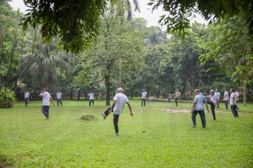 epa13048517 People exercise during the early morning at Ramna Park in Dhaka, Bangladesh, 19 June 2026. Ramna Park is a large recreation area situated at the heart of the central Dhaka.  EPA/MONIRUL ALAM Coverage 119943